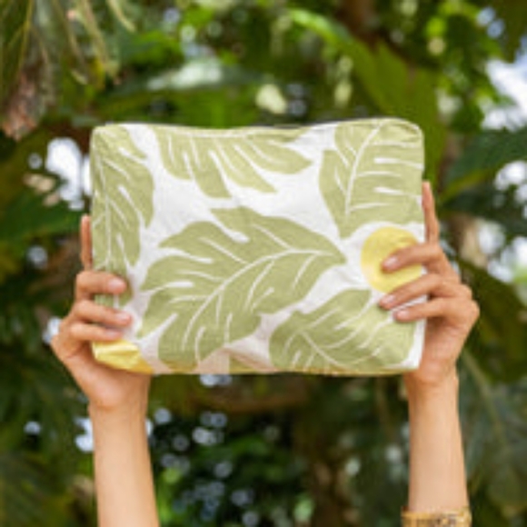 Aloha Collection Mid Pouch - Picture 2 of 6